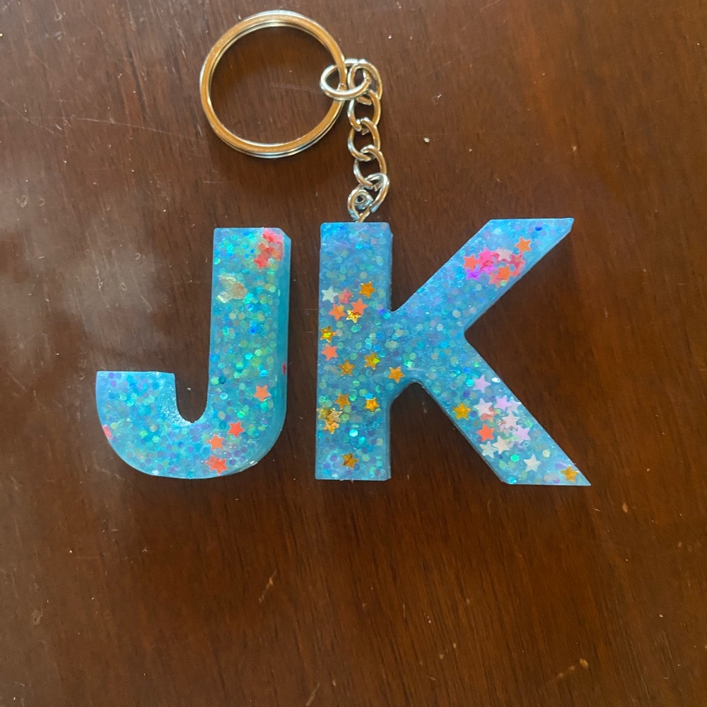 Initial resin keychains 🥰